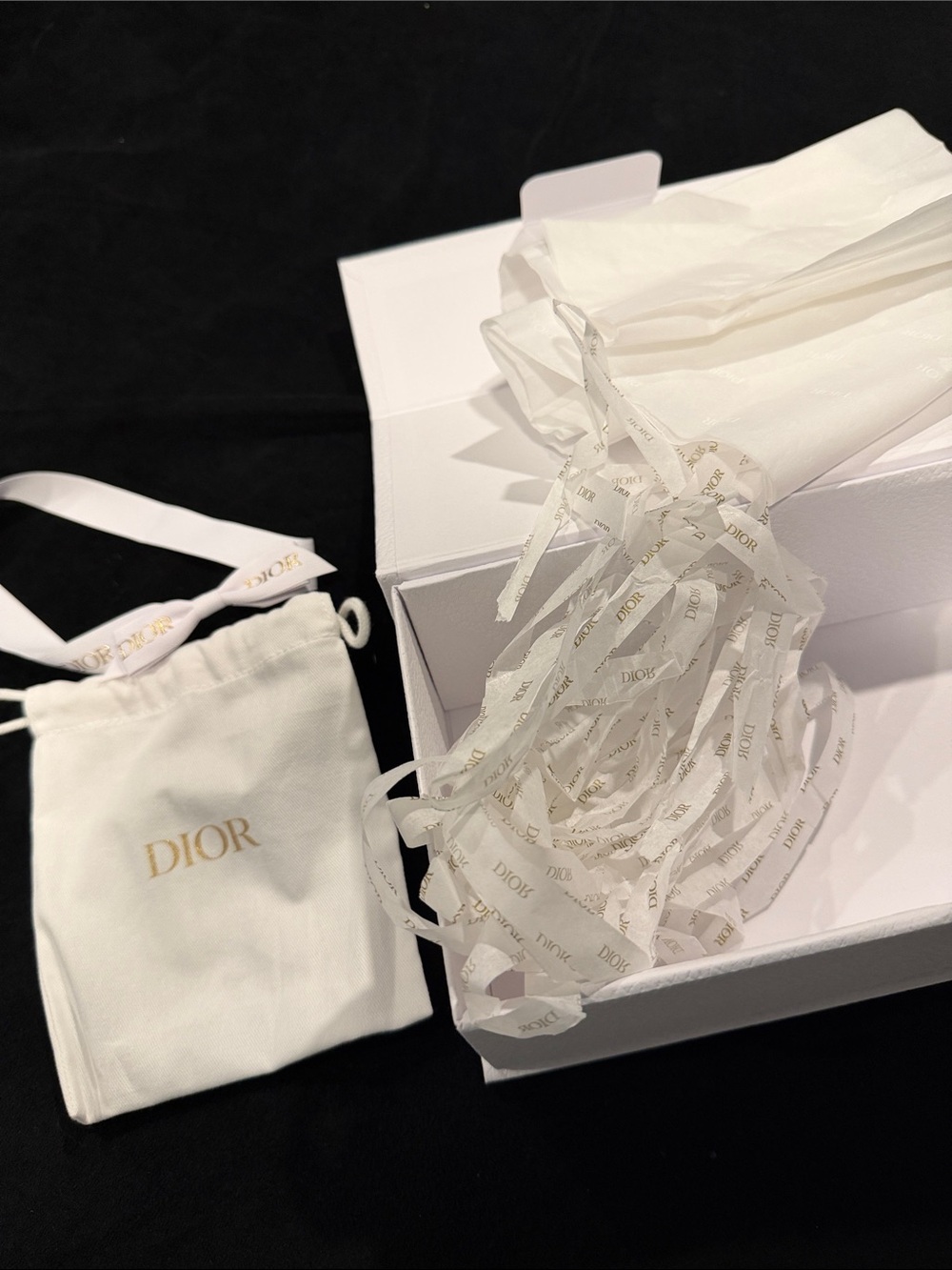 Dior White Box with Gold Logo, dust bag, bow, tissue paper - Picture 3 of 5